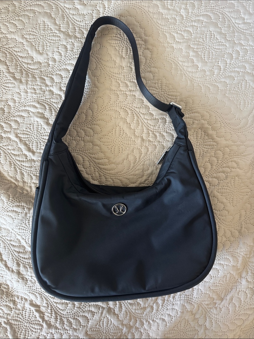 Lululemon mini shoulder bag 4L